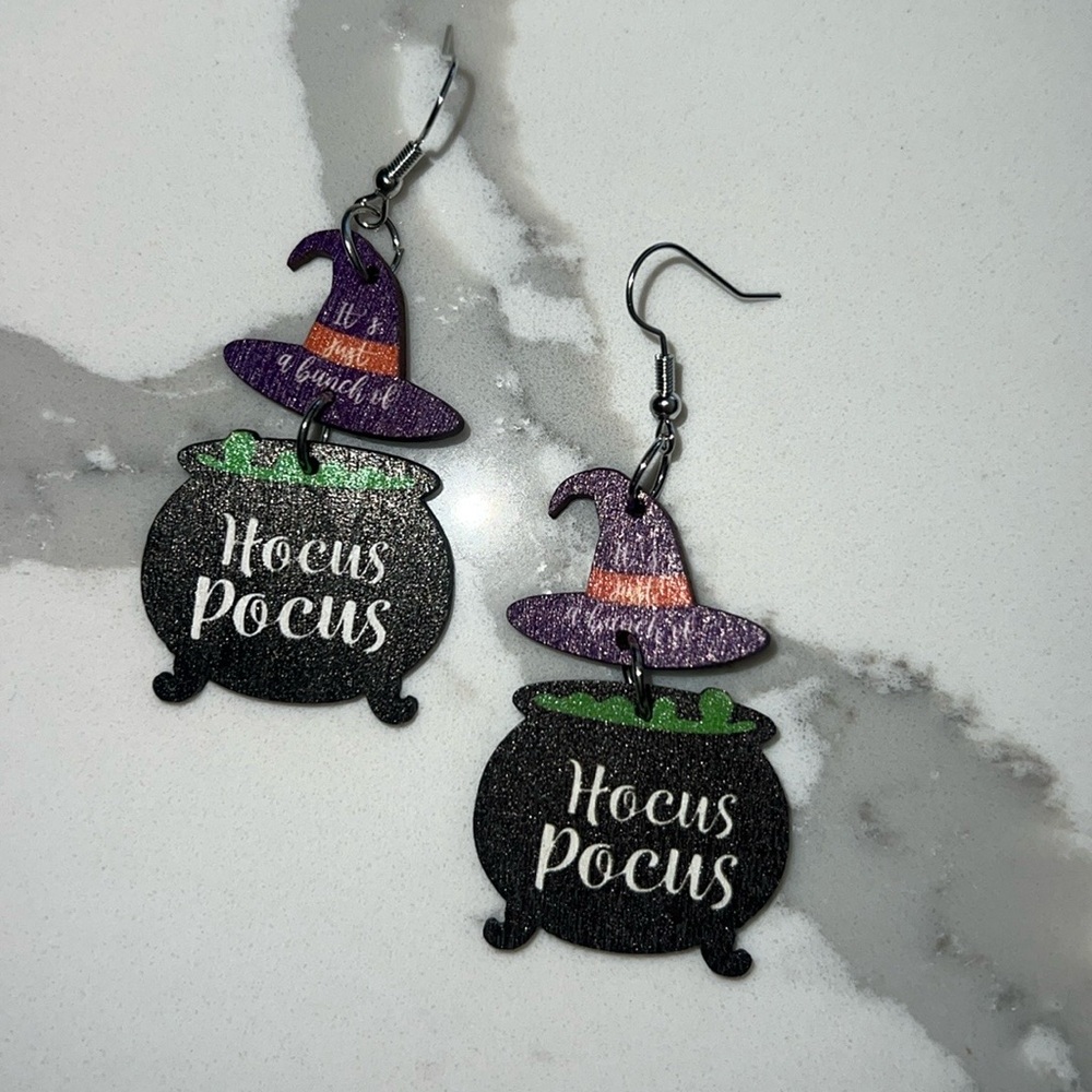 Stellar Hocus Pocus wooden earrings🌙